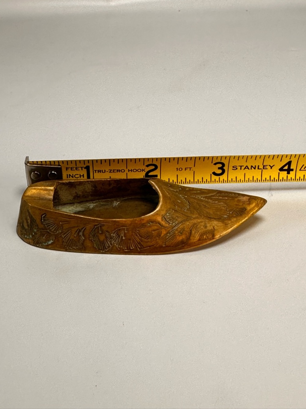 Vintage Engraved Brass Ashtray Shoe/Slipper Made in India Intricate Design - Picture 7 of 7